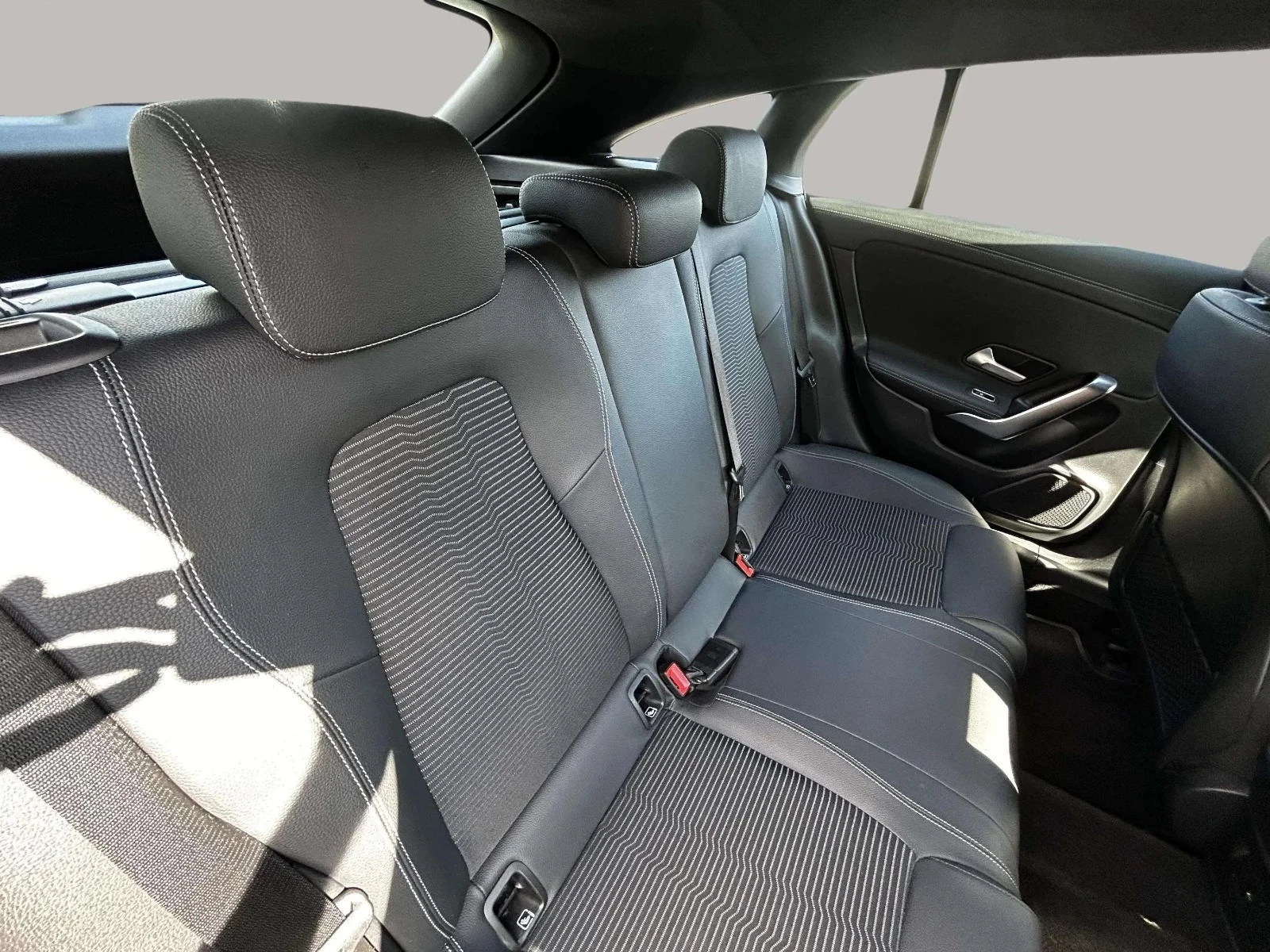 Mercedes-Benz-CLA-image-18