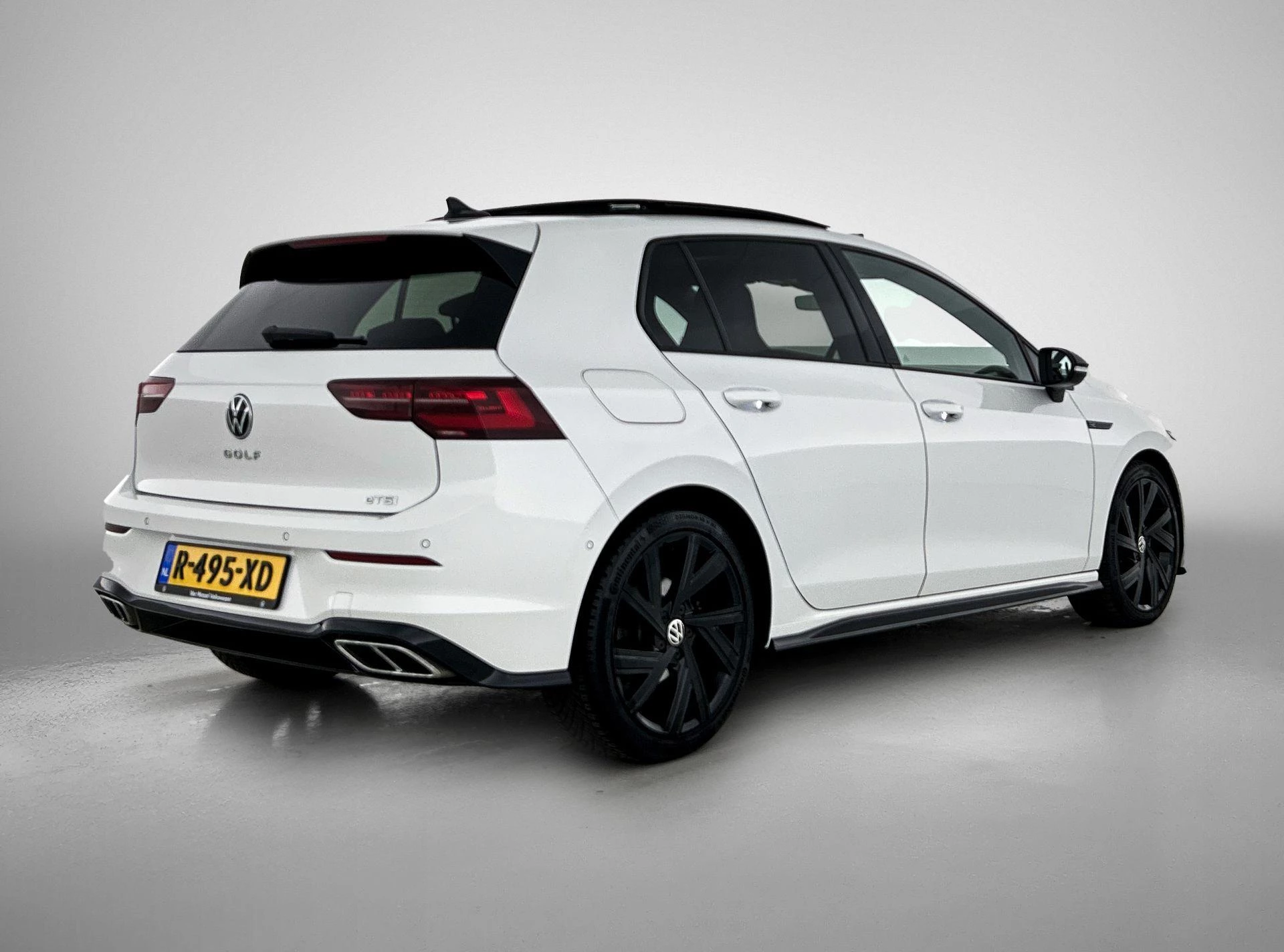Volkswagen Golf 1.5 eTSI R-LINE