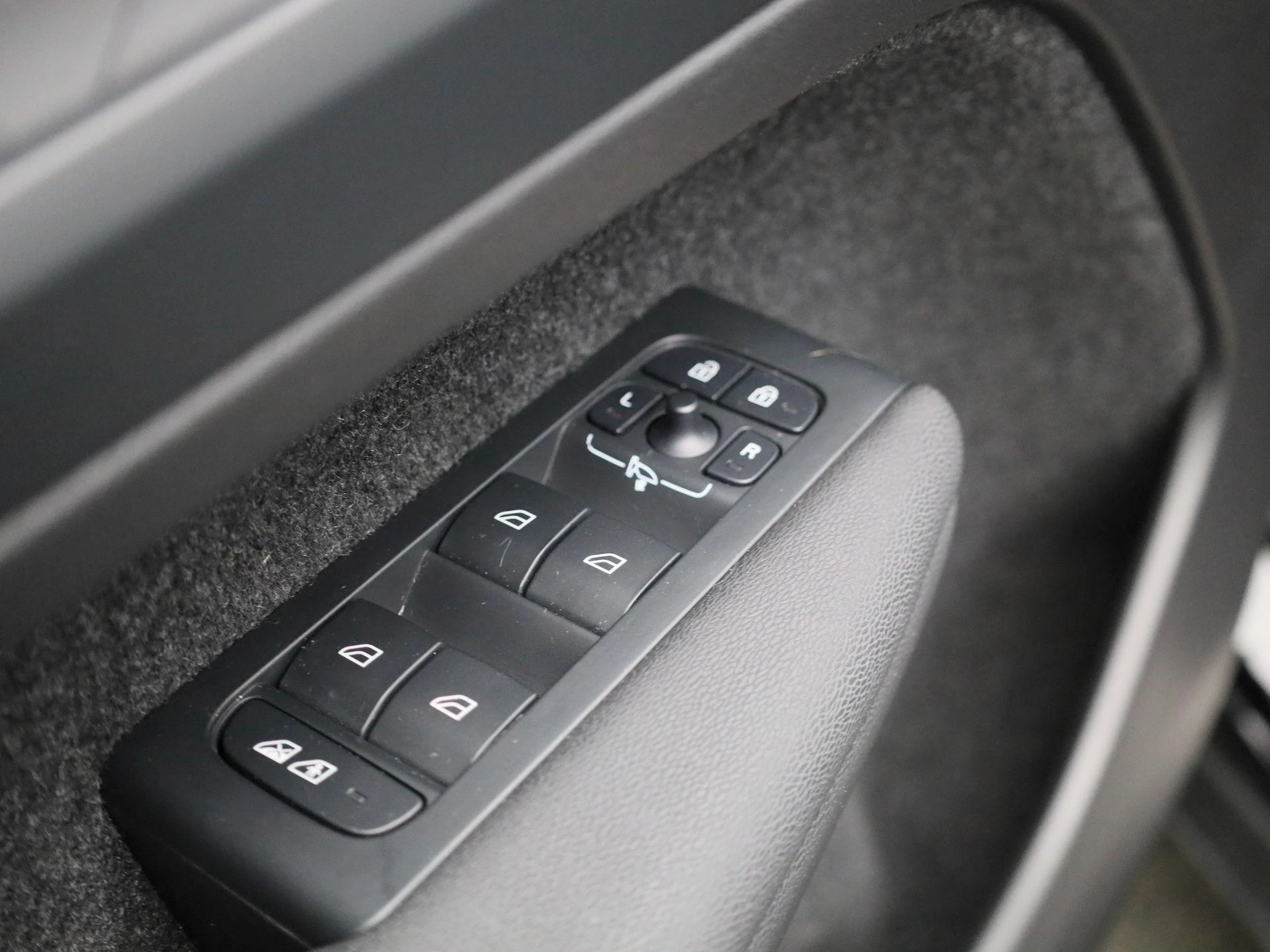Volvo-XC40-image-27