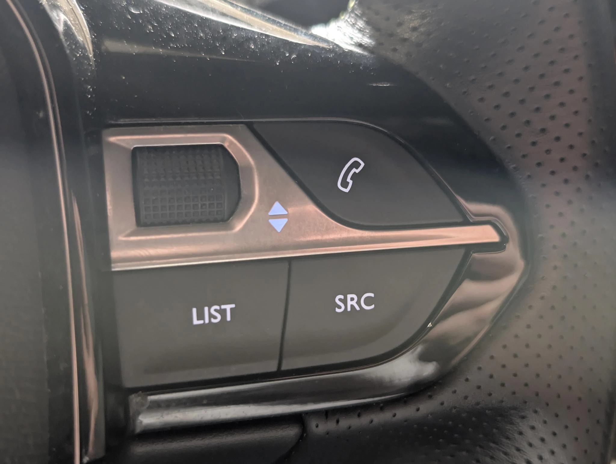 Peugeot-e-208-image-20
