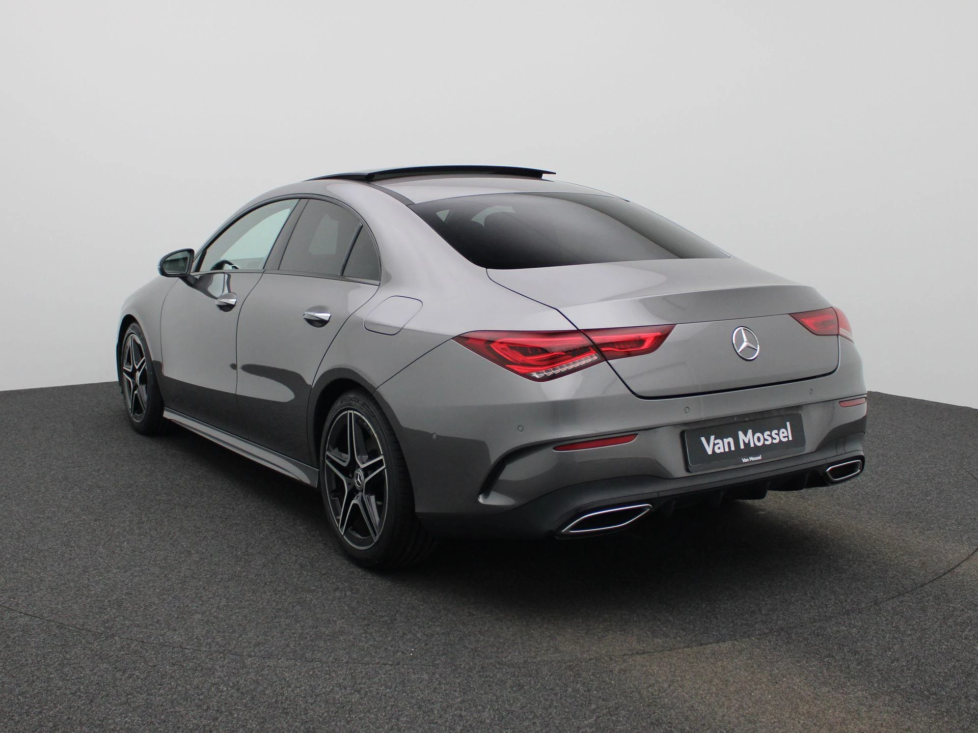 Mercedes-Benz-CLA-image-1