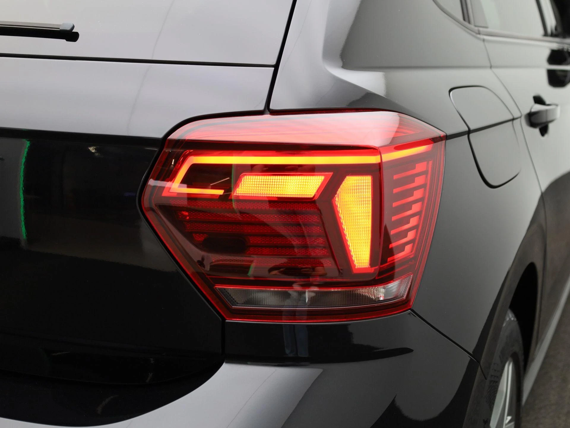 Volkswagen-Polo-image-25