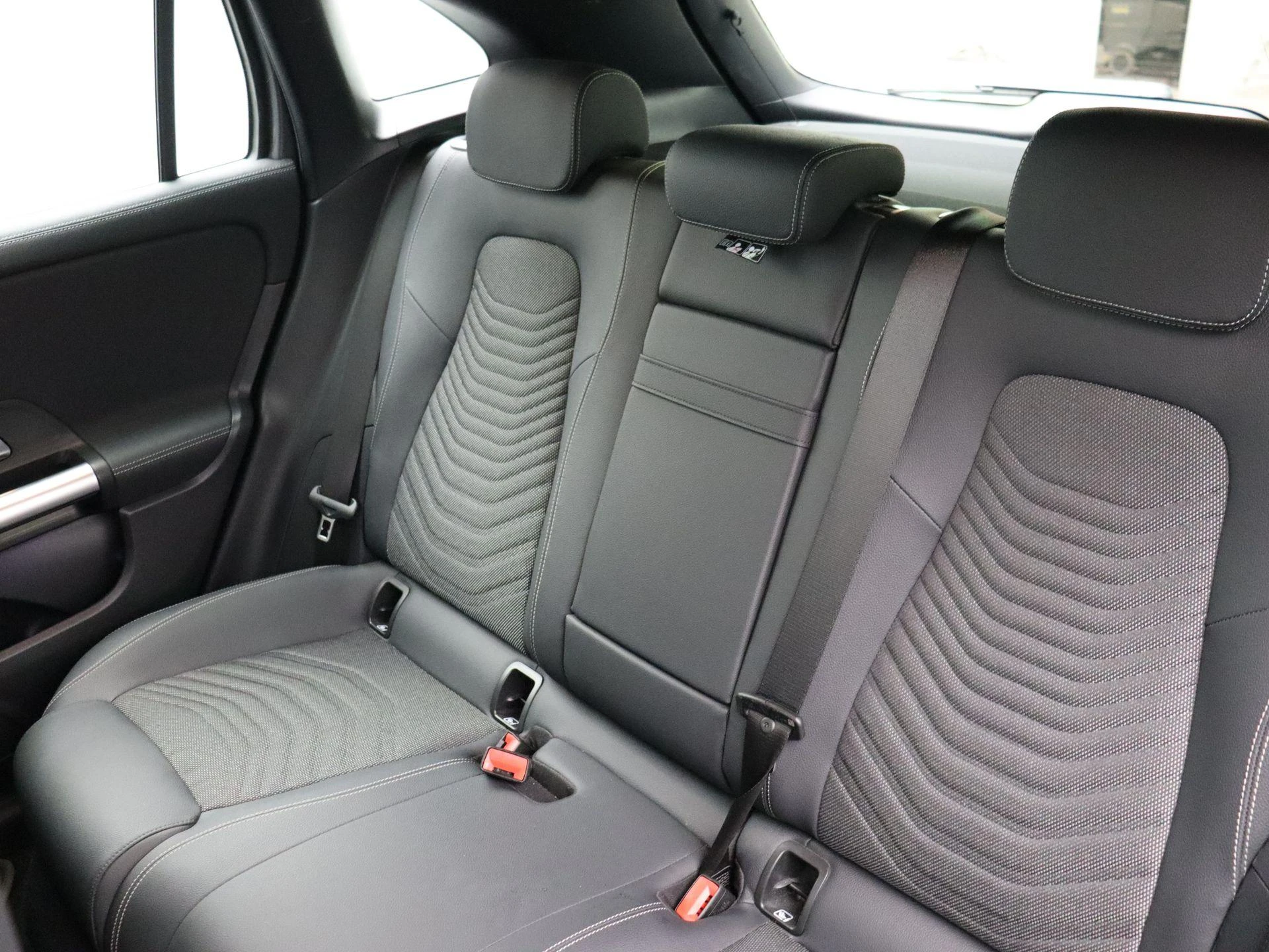Mercedes-Benz-EQA-image-21