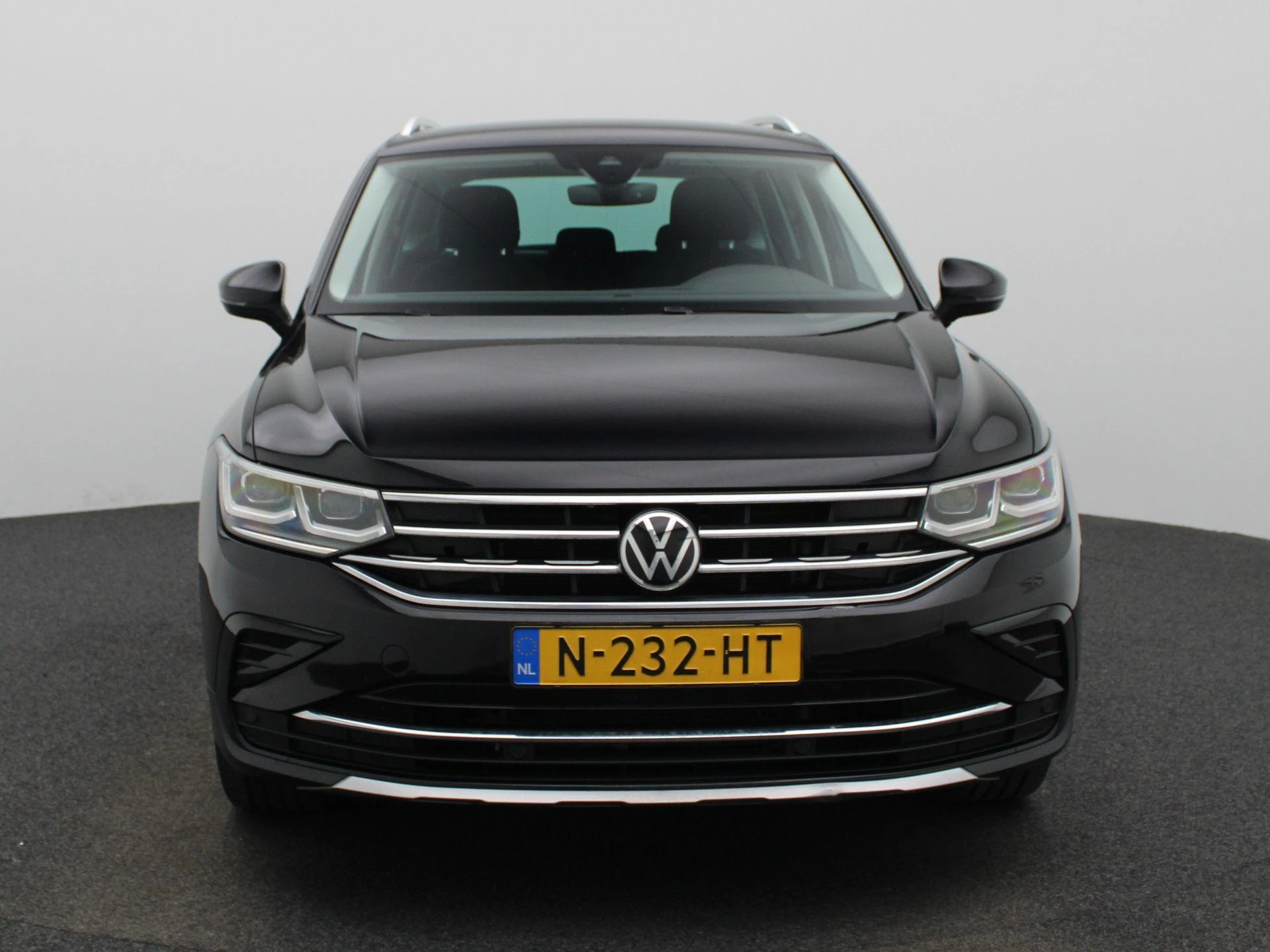 Volkswagen-Tiguan-image-2