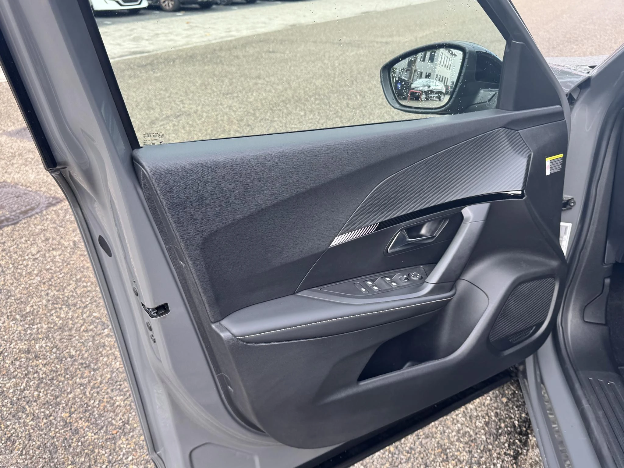 Peugeot-2008-image-12