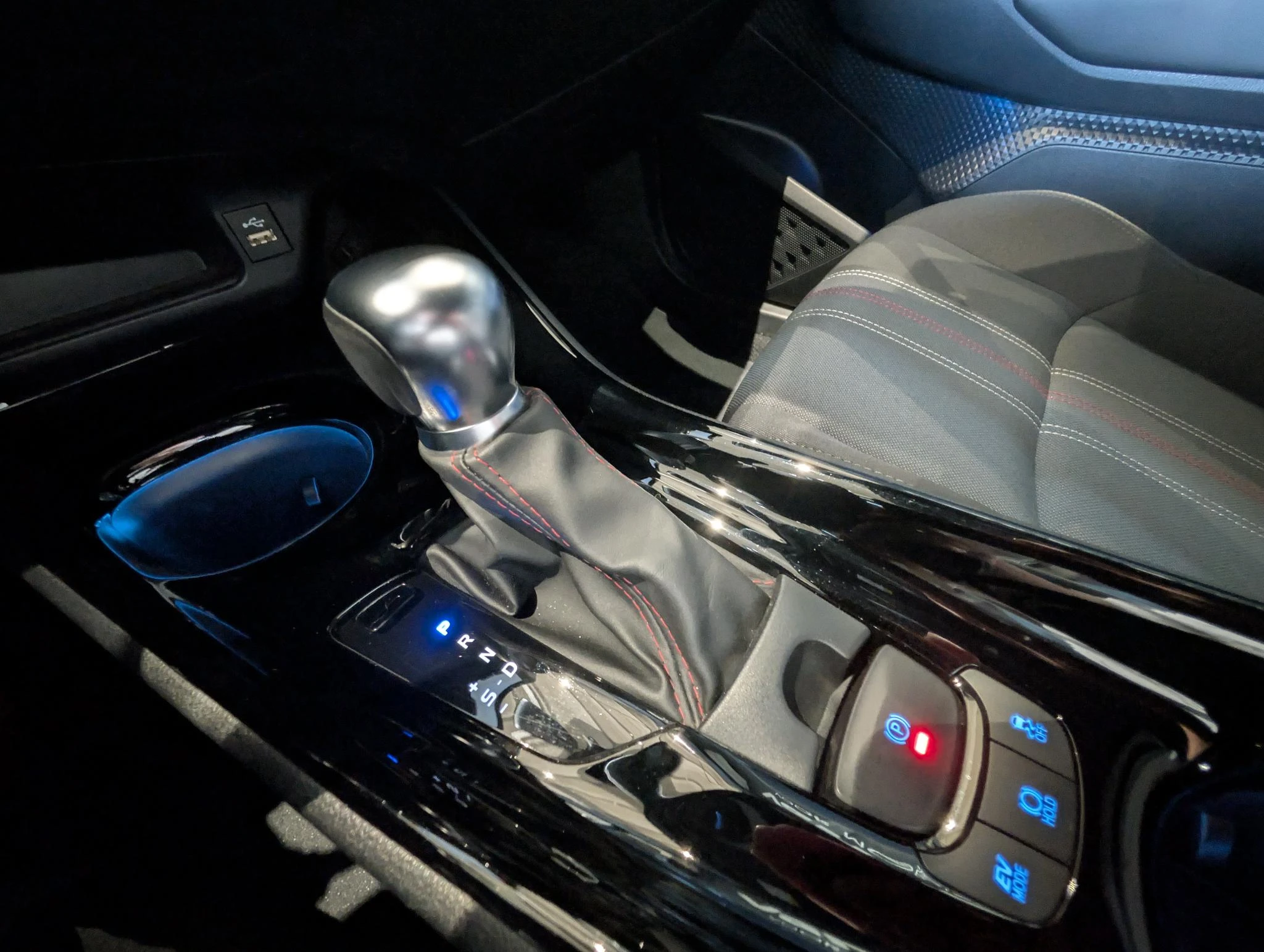 Toyota-C-HR-image-21