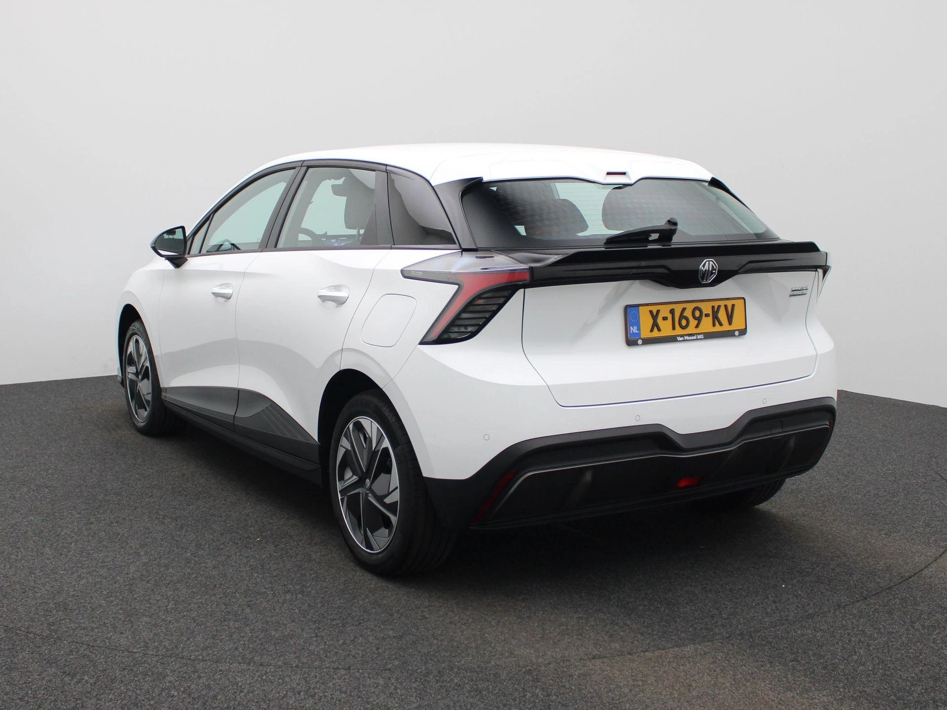 MG-MG4 EV-image-1