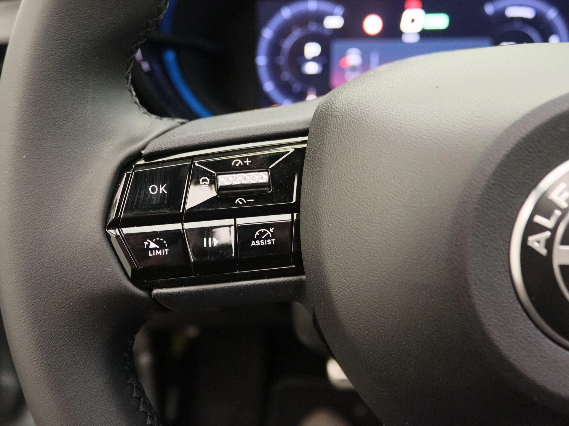 Alfa Romeo-Junior-image-23