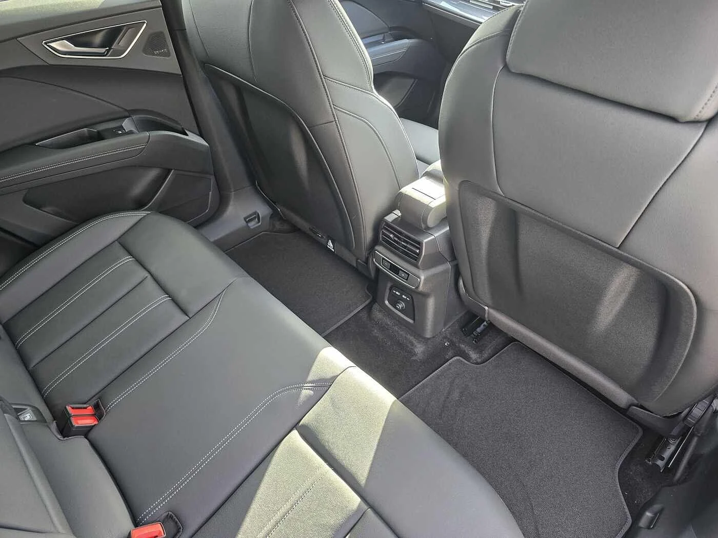 Audi-Q4 e-tron-image-38