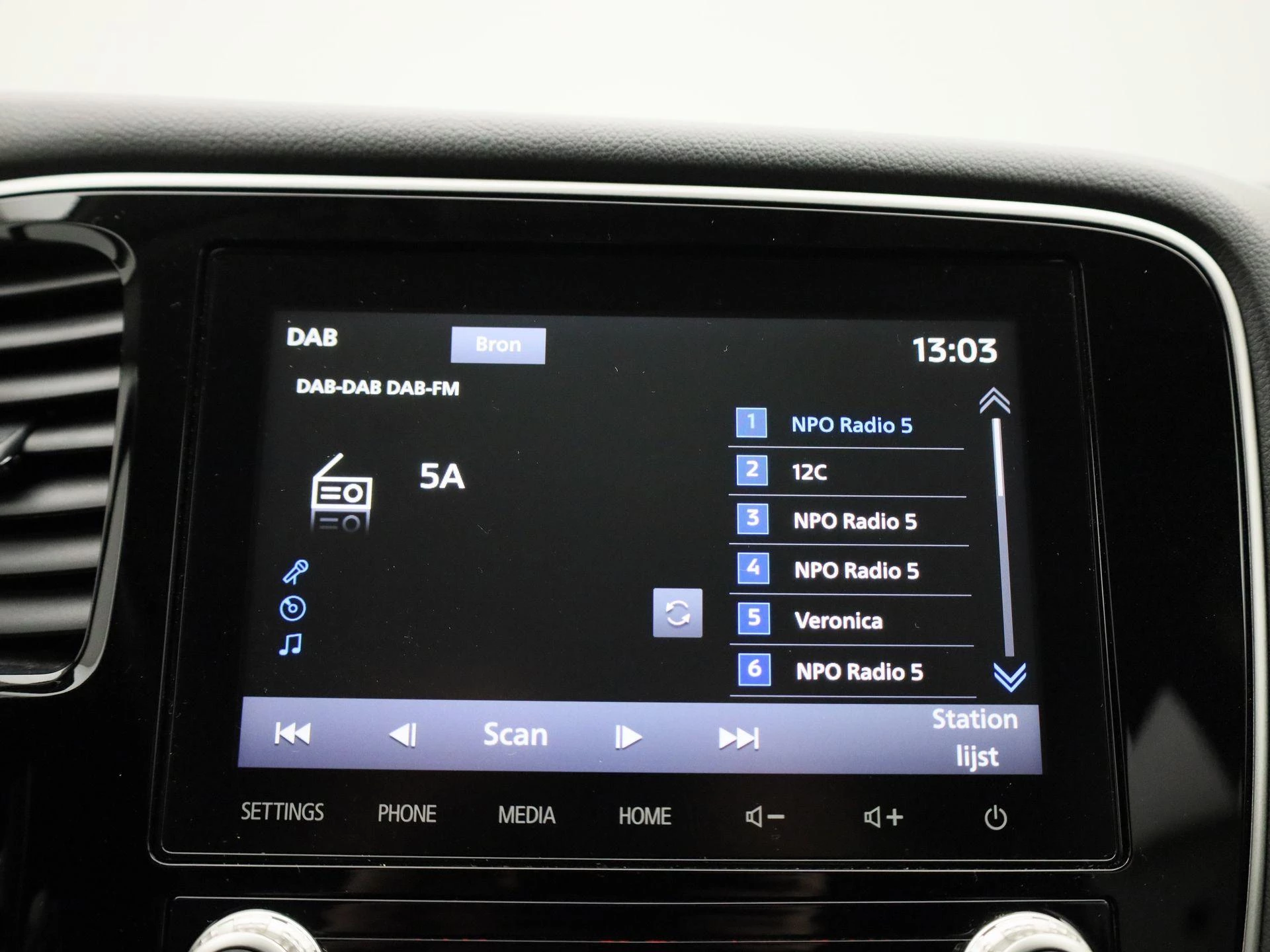 Mitsubishi-Outlander-image-15