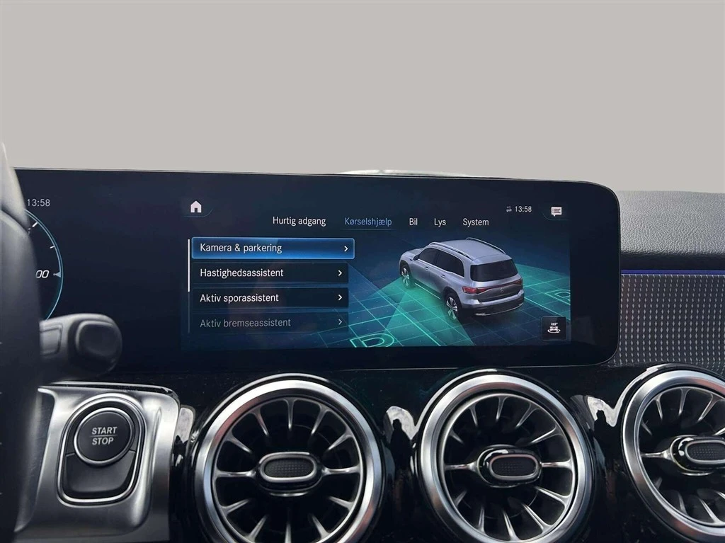 Mercedes-Benz-EQB-image-16
