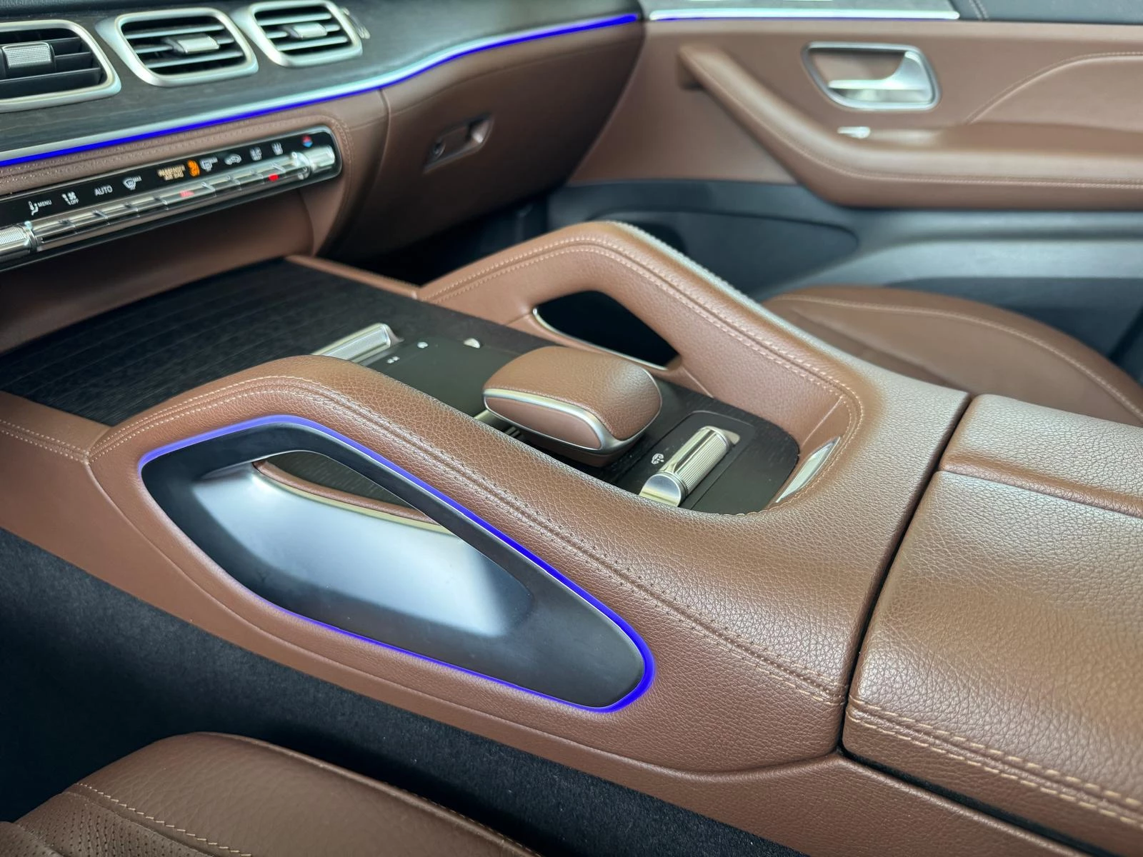 Mercedes-Benz-GLE-image-24