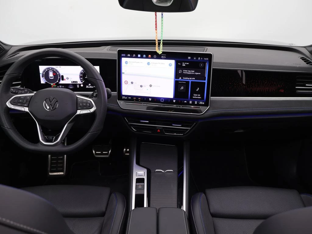 Volkswagen-Passat-image-15