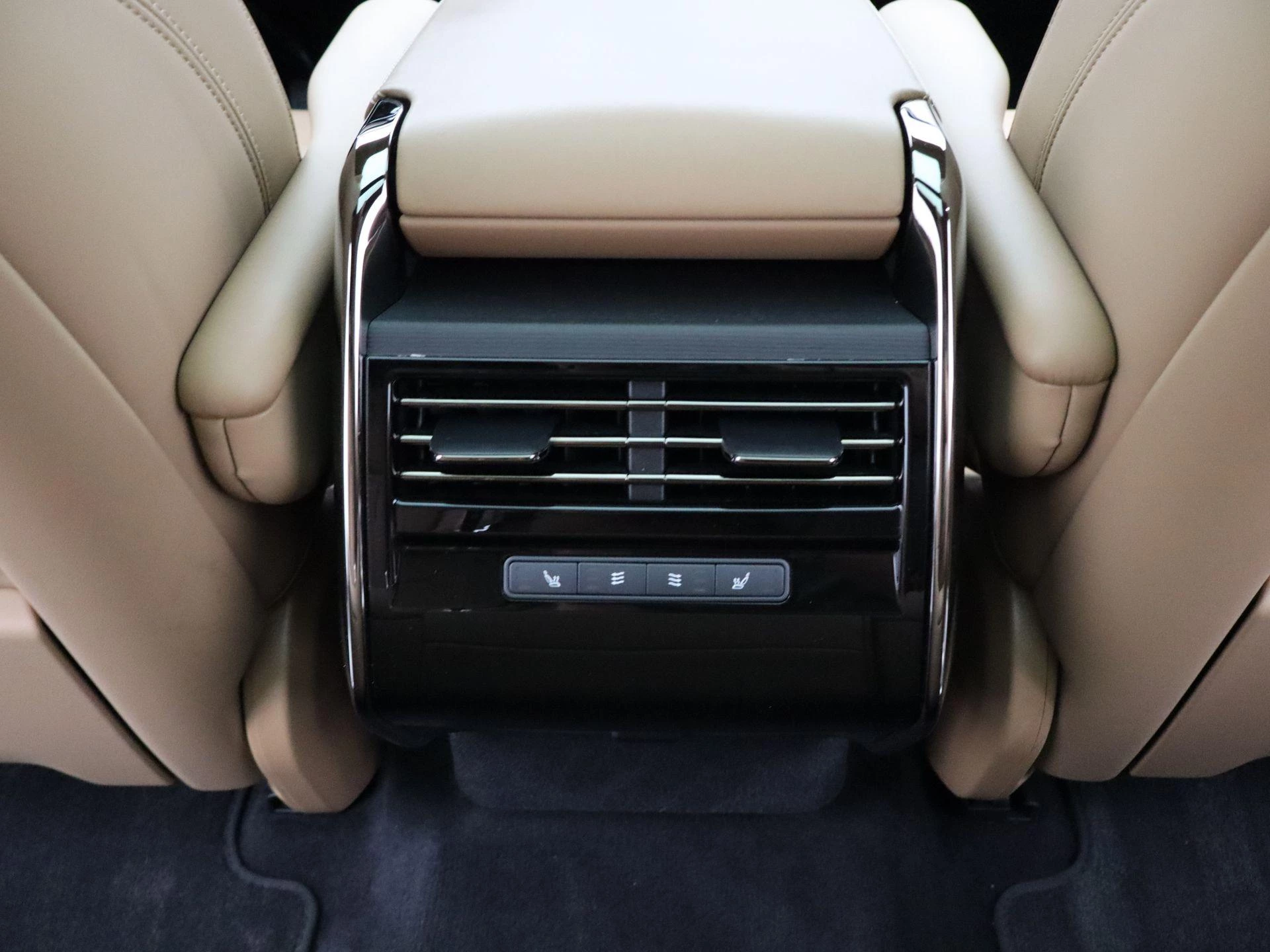 Land Rover-Range Rover Sport-image-40