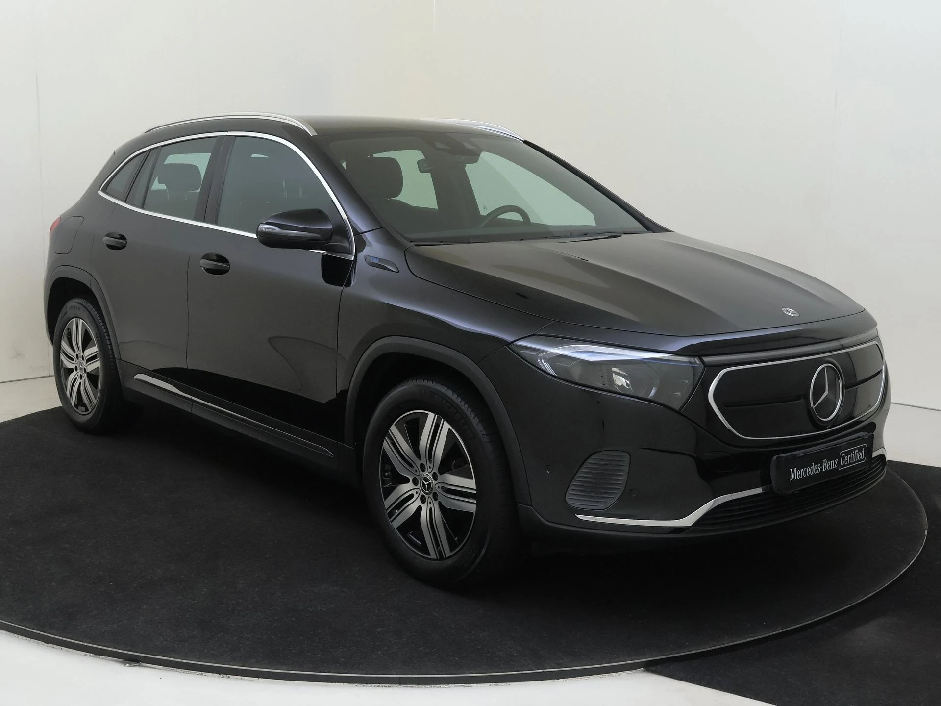Mercedes-Benz-EQA-image-1
