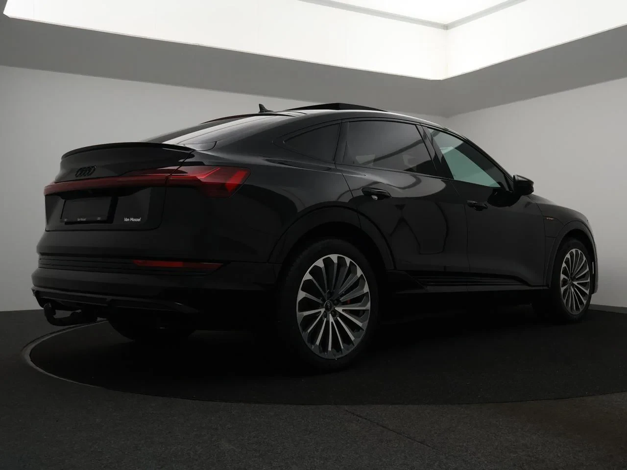Audi-e-tron-image-1