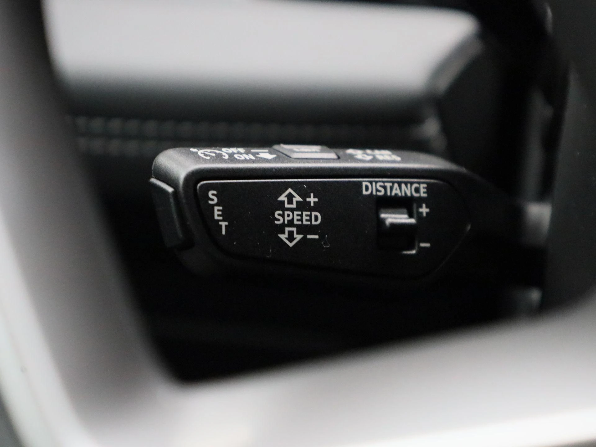 Audi-Q6 e-tron-image-17