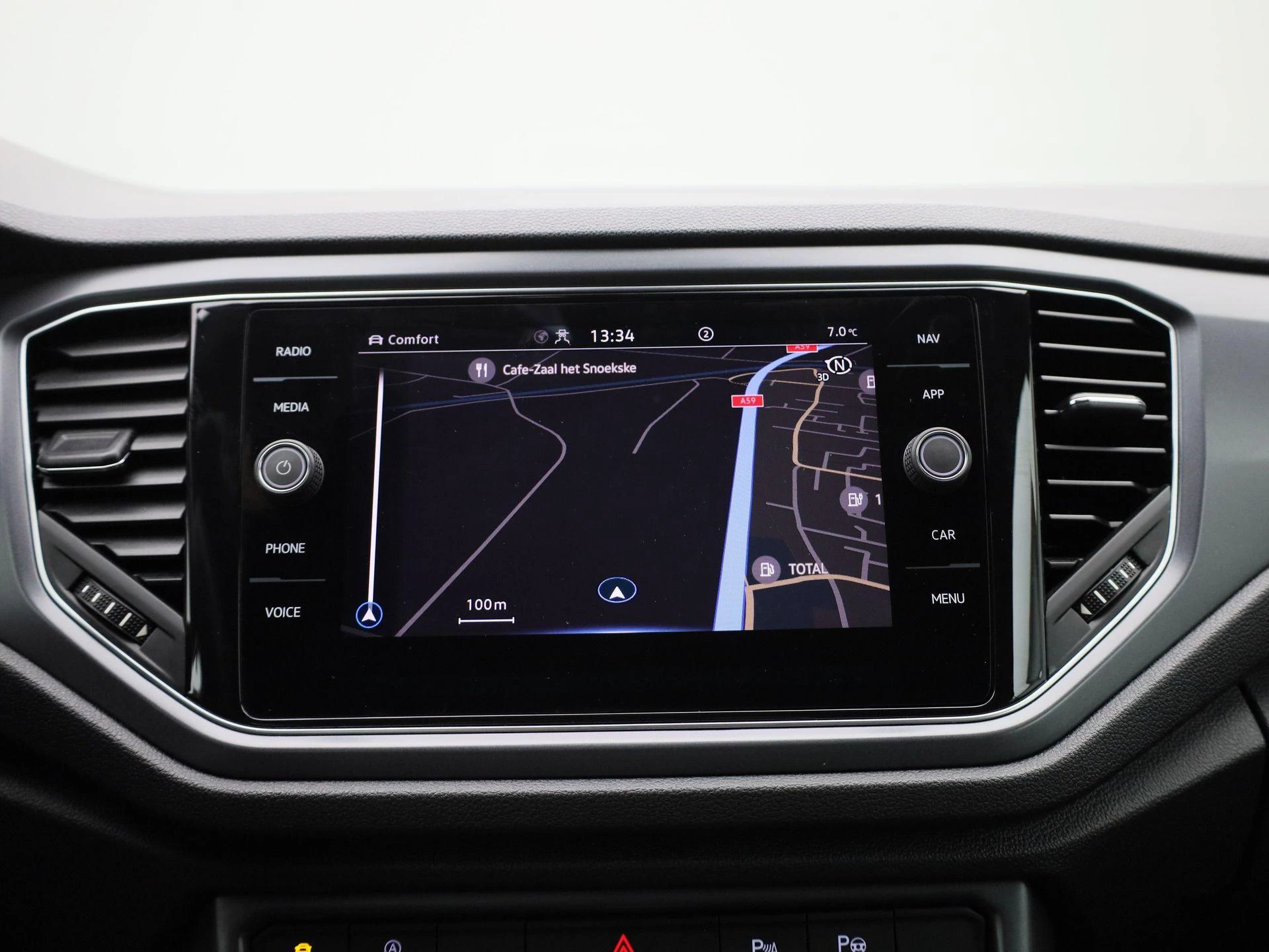 Volkswagen-T-Roc-image-19