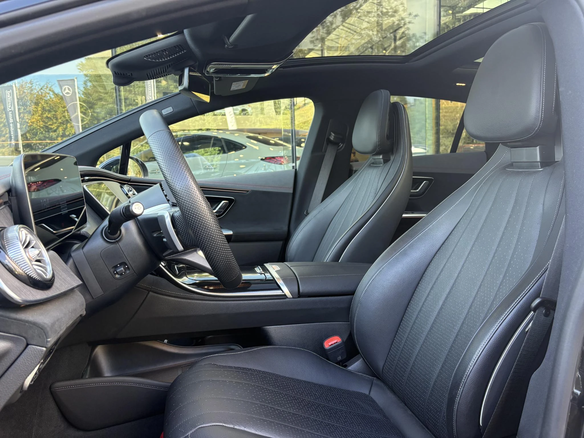 Mercedes-Benz-EQE-image-9