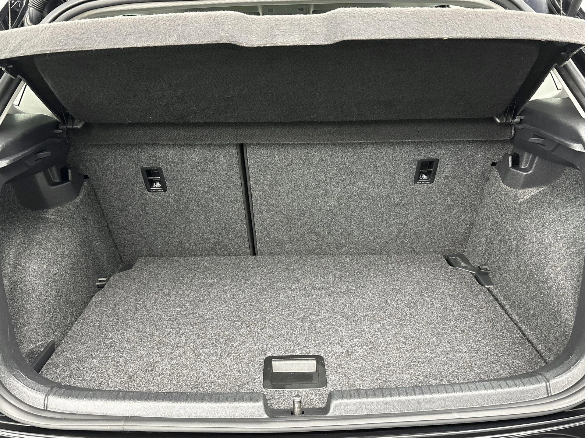 Volkswagen-Polo-image-13