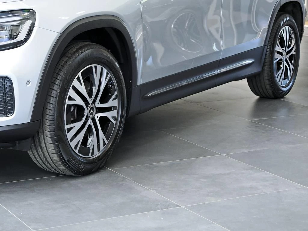 Mercedes-Benz-GLB 200-image-6