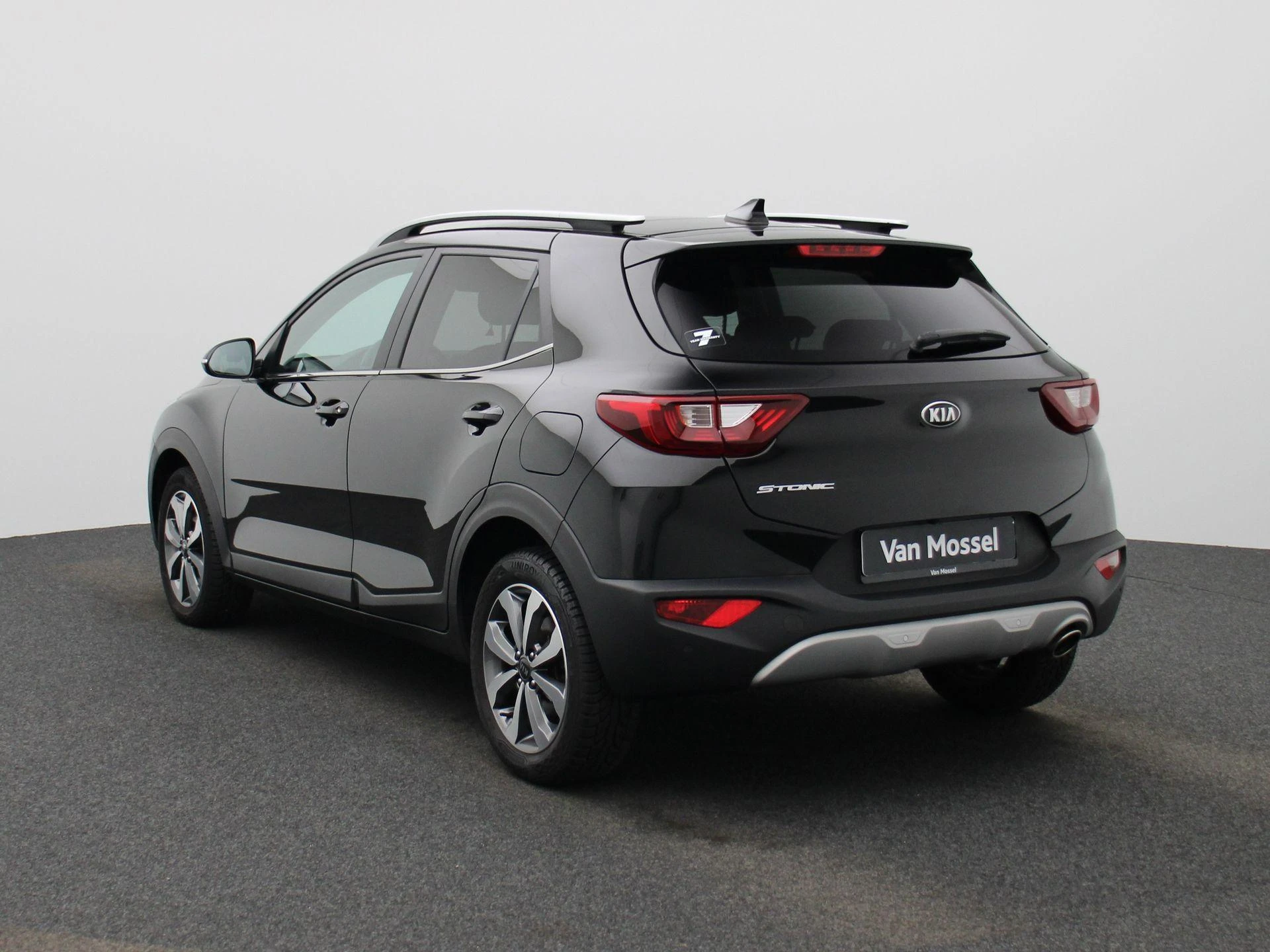 Kia-Stonic-image-1