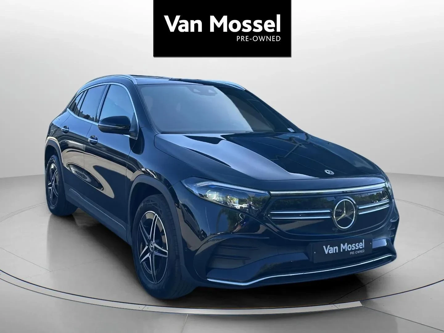 Mercedes-Benz-EQA-image-2