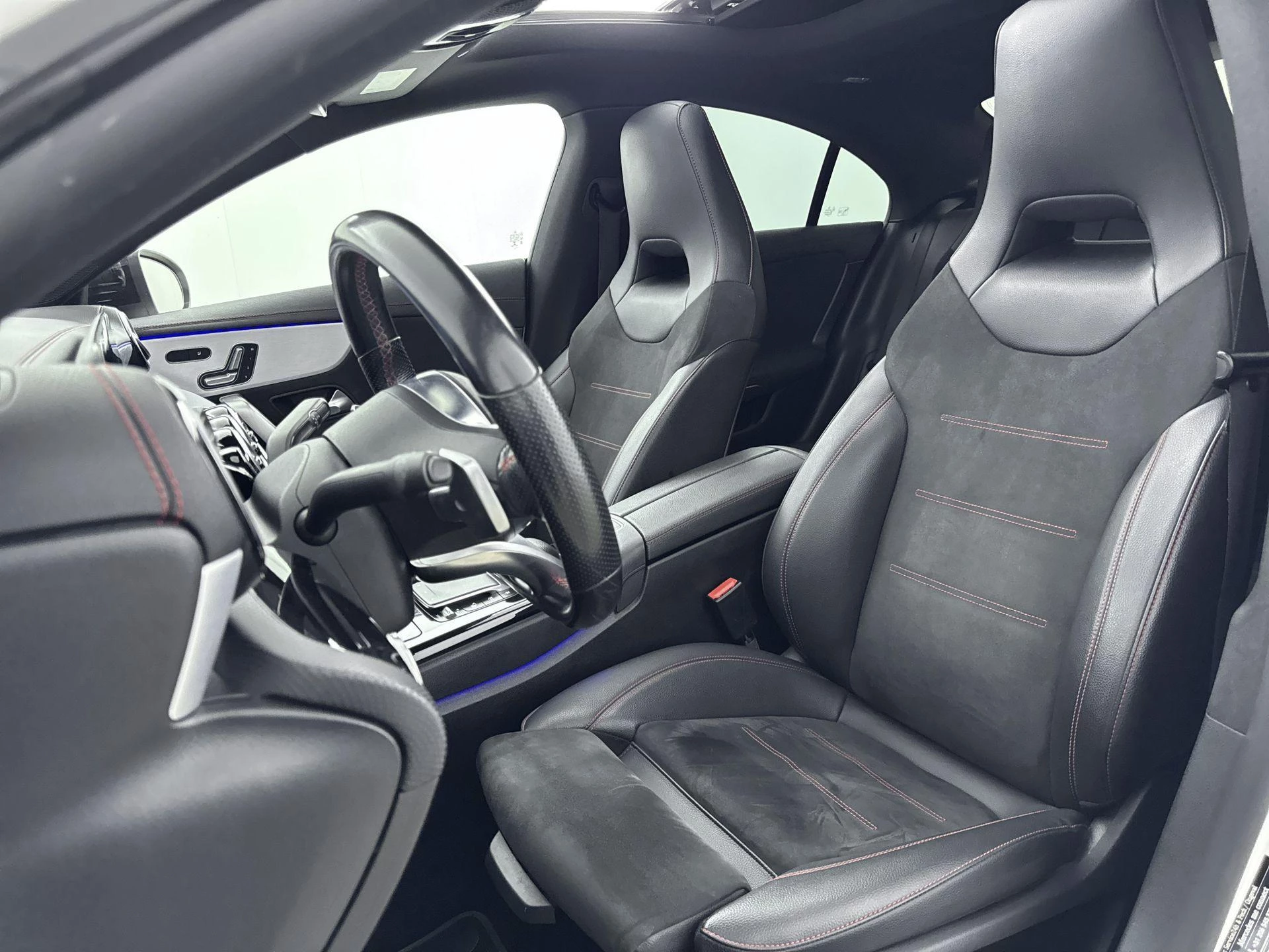 Mercedes-Benz-CLA-image-27