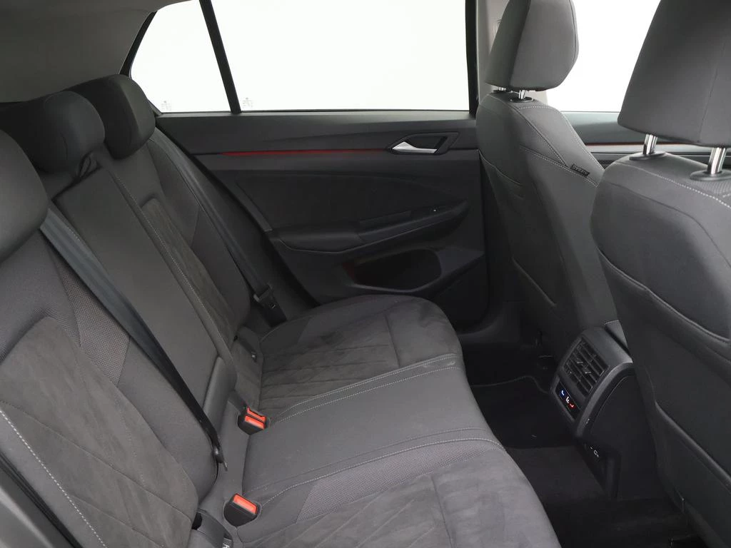 Volkswagen Golf VIII eHybrid Golf Style Business Premium 1.4TSI eHybrid PHEV 150PK *AUTOMAAT*PANODAK*ALCANTARA*CAMERA*PDC*ACC*NAVI*APP-CONNECT*...*