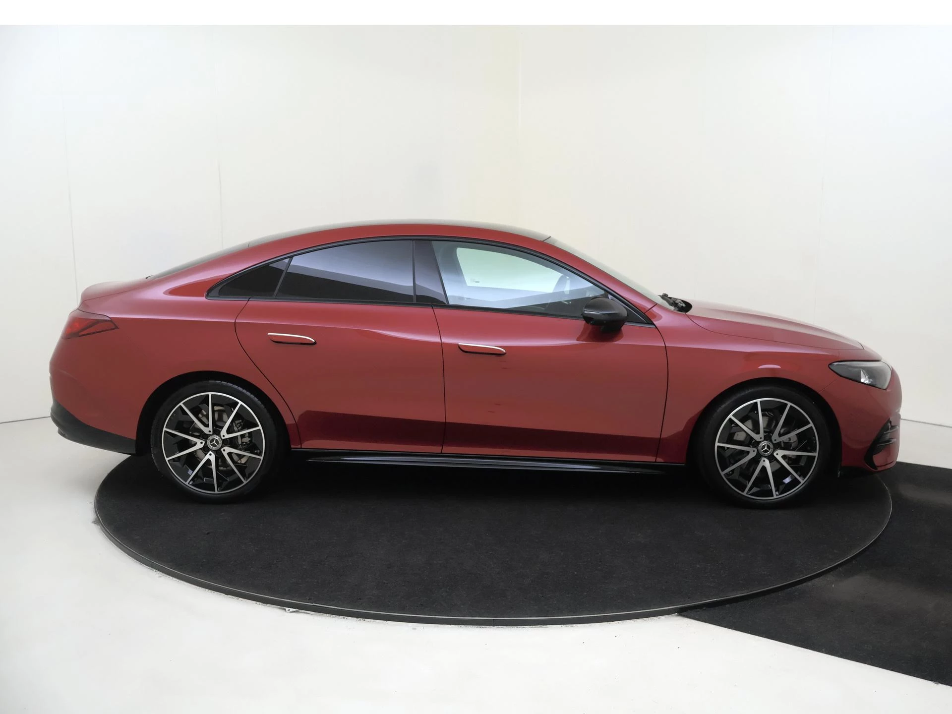 Mercedes-Benz-CLA-image-8