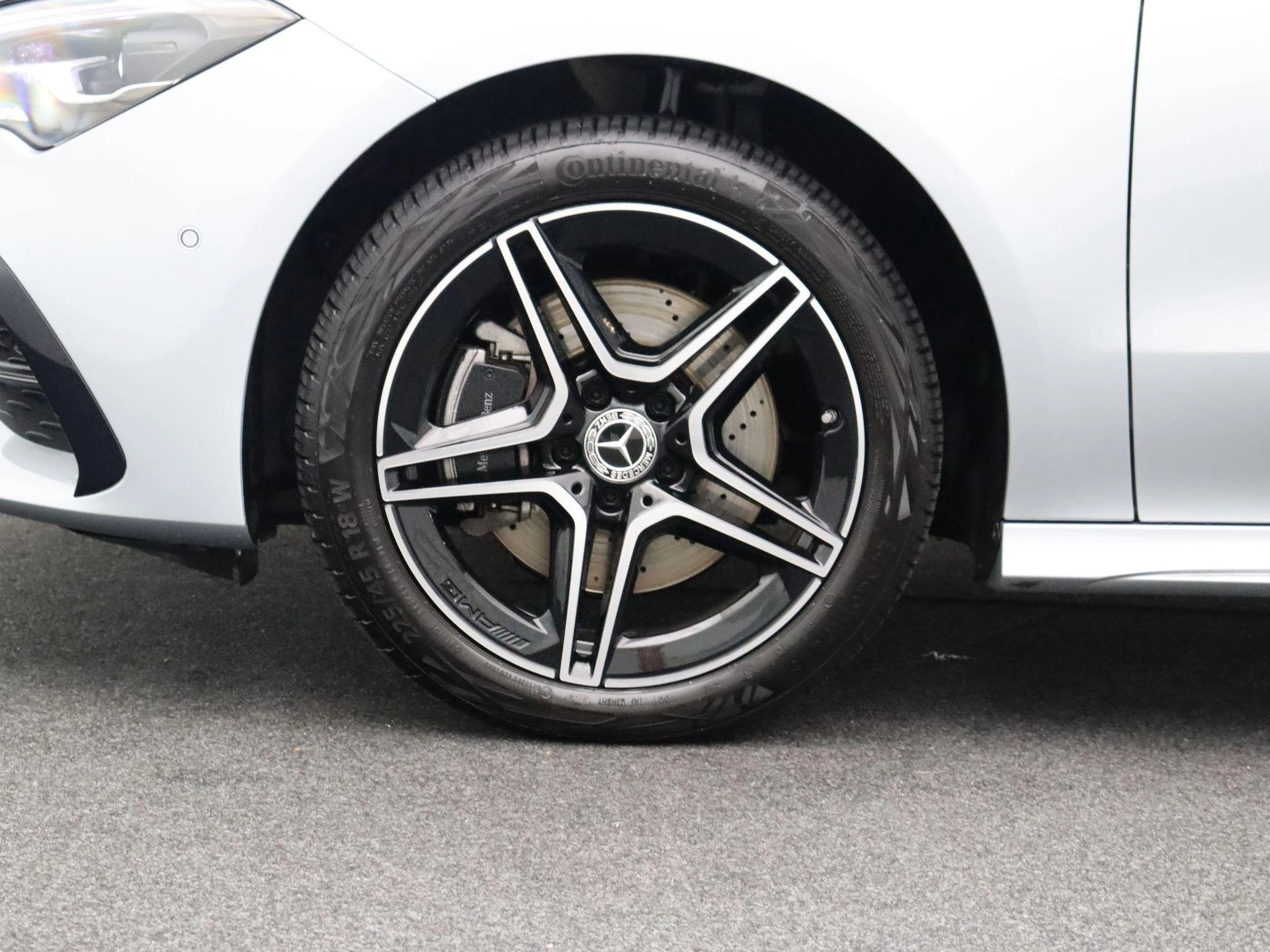 Mercedes-Benz-CLA-image-6