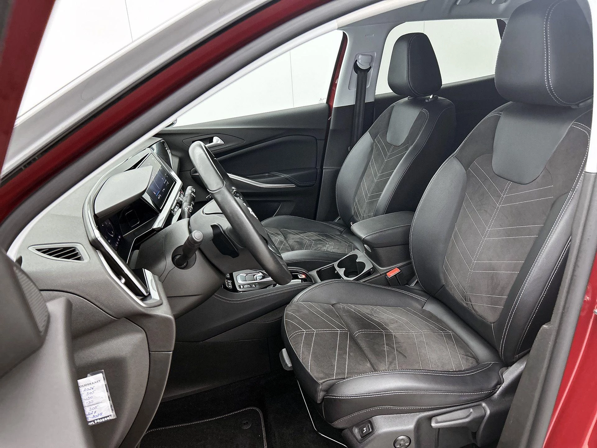 Opel-Grandland-image-39