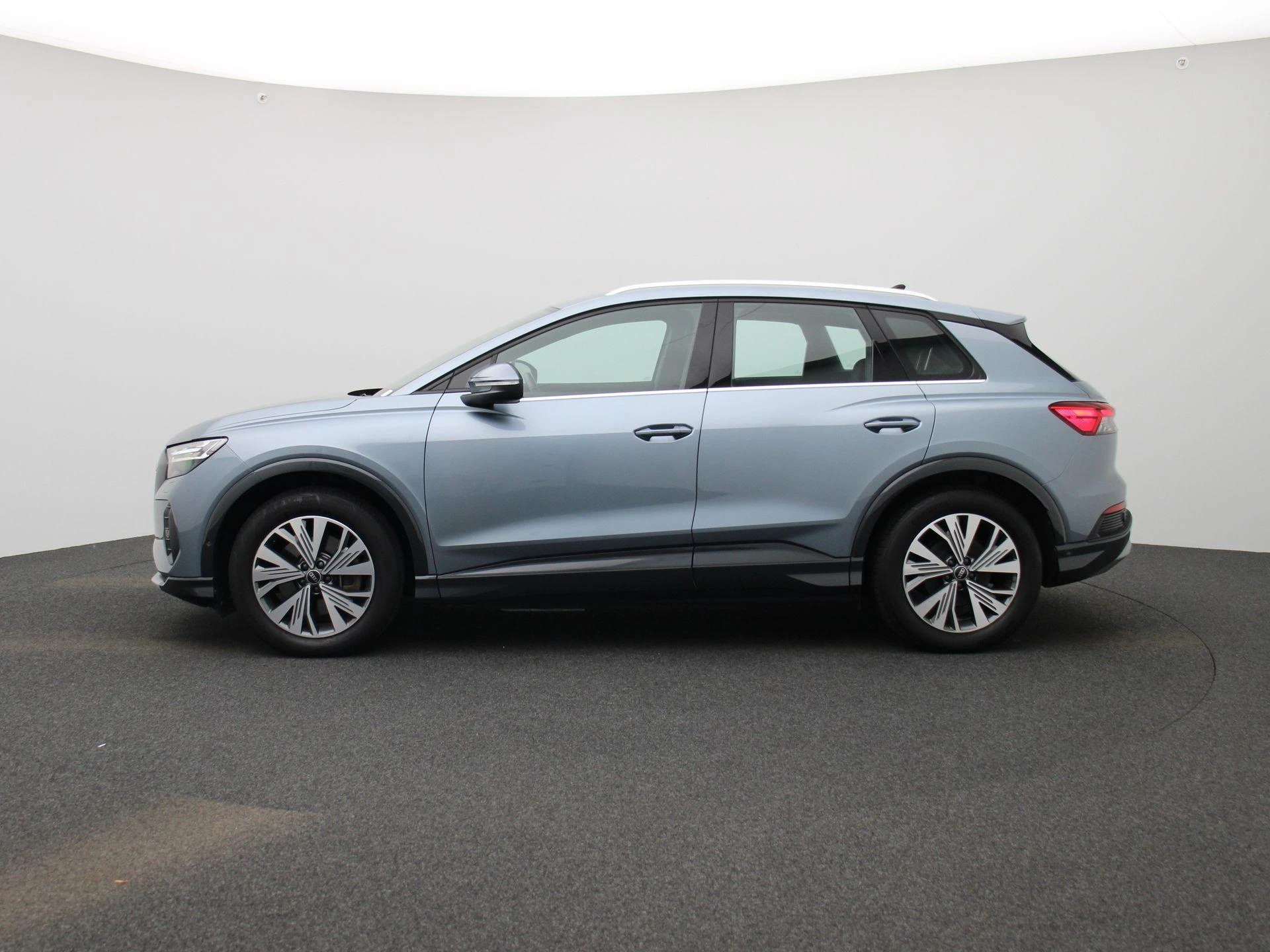 Audi-Q4 e-tron-image-3