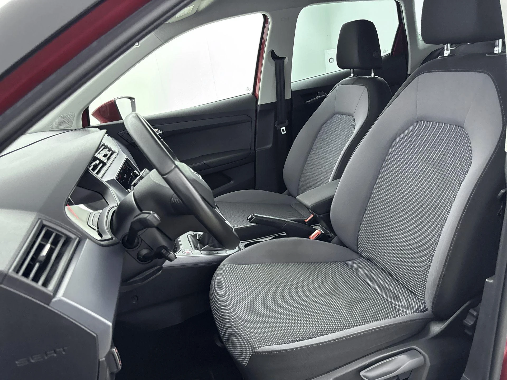 SEAT-Arona-image-23