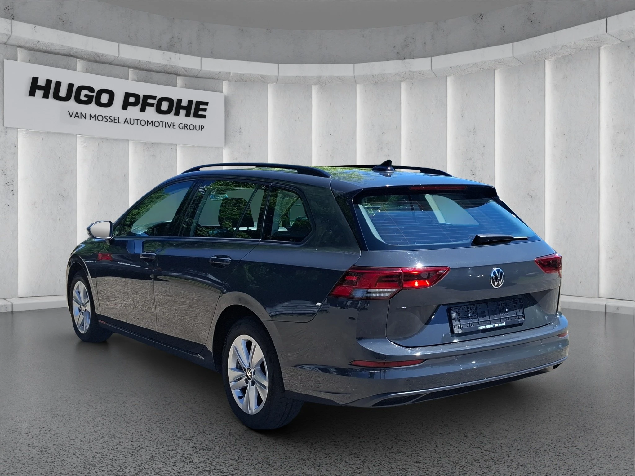 Volkswagen-Golf-image-2