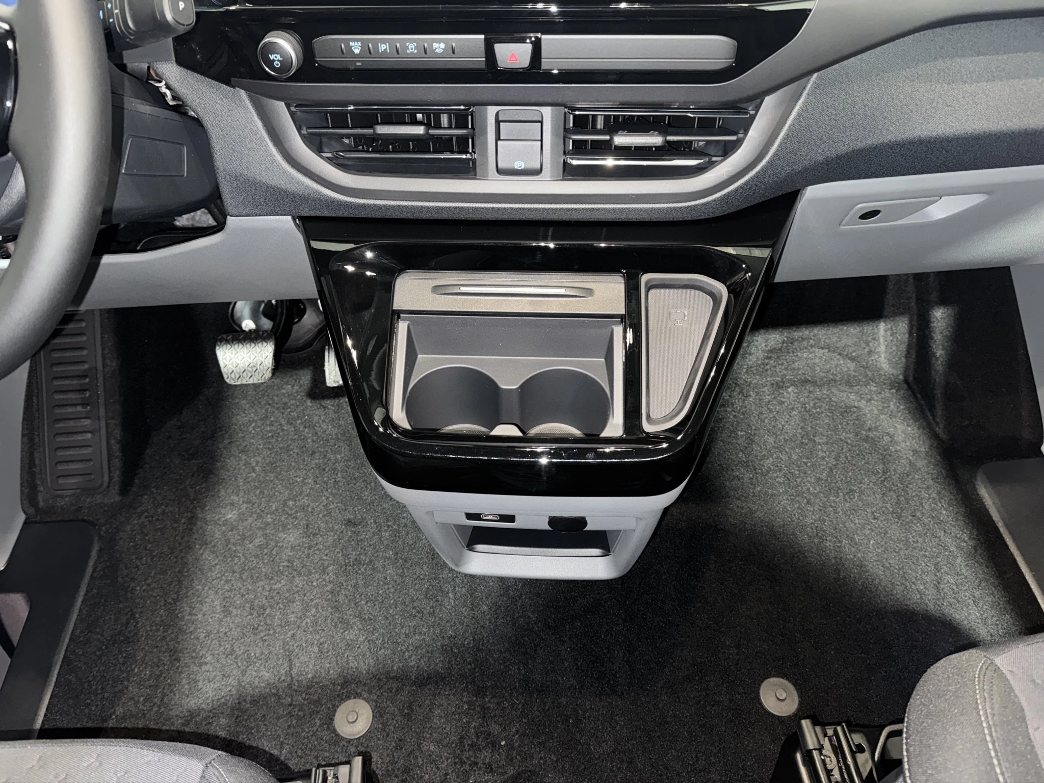 Ford-Tourneo Custom-image-11