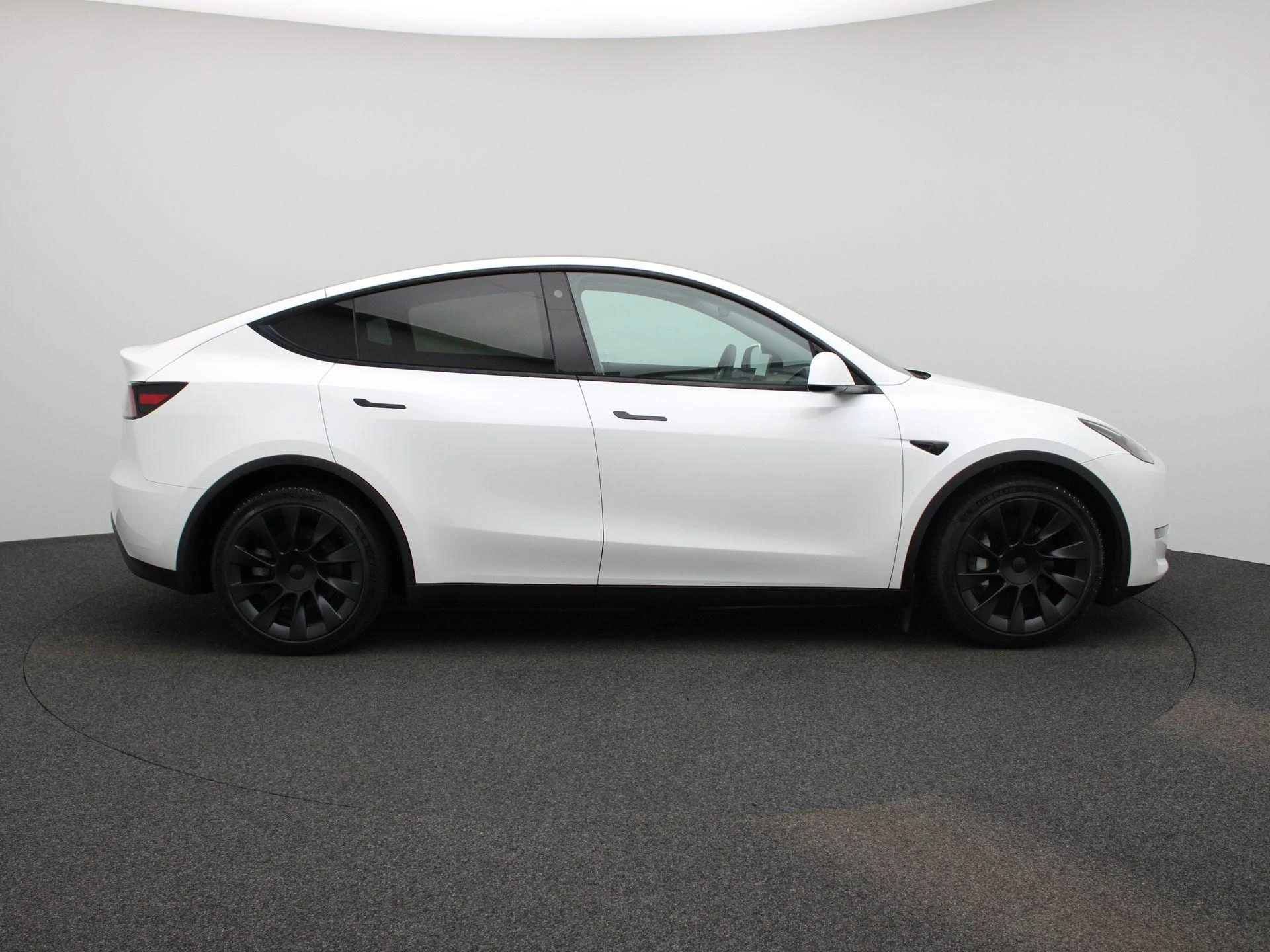 Tesla-Model Y-image-6