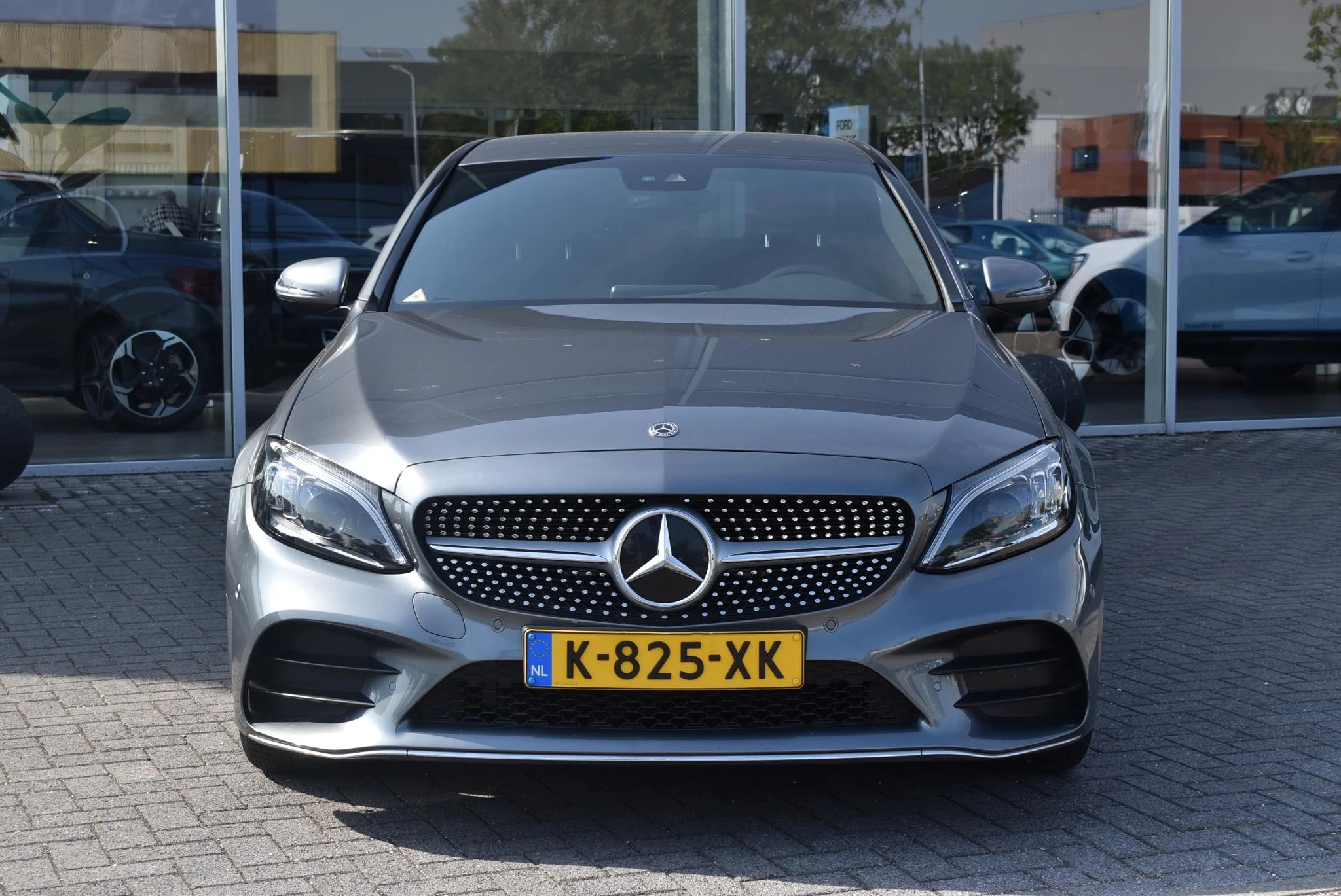 Mercedes-Benz-C-Klasse-image-1