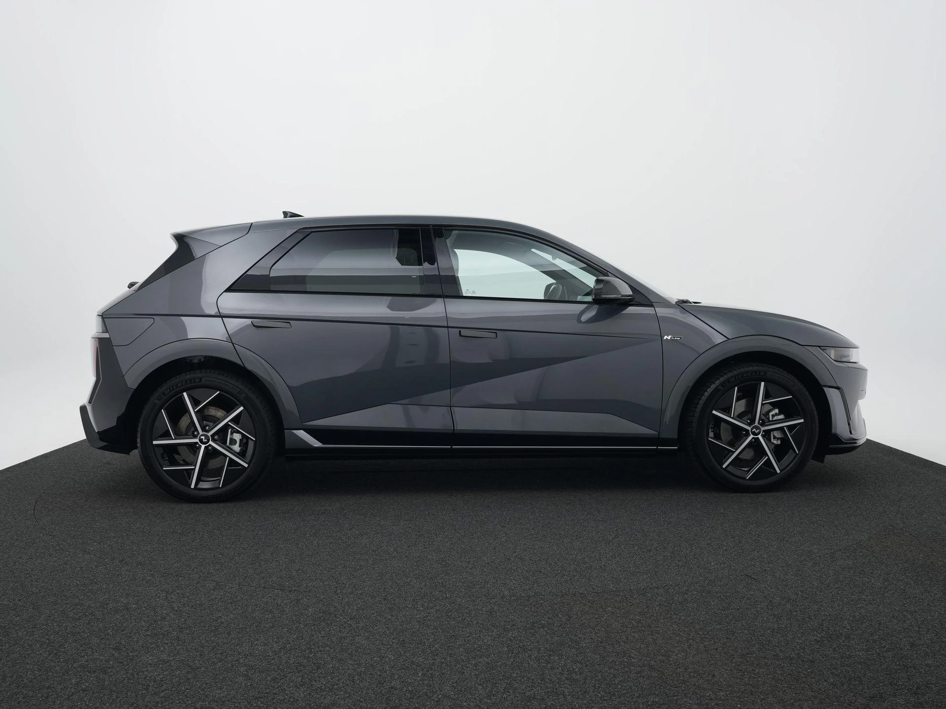 Hyundai-IONIQ 5-image-5