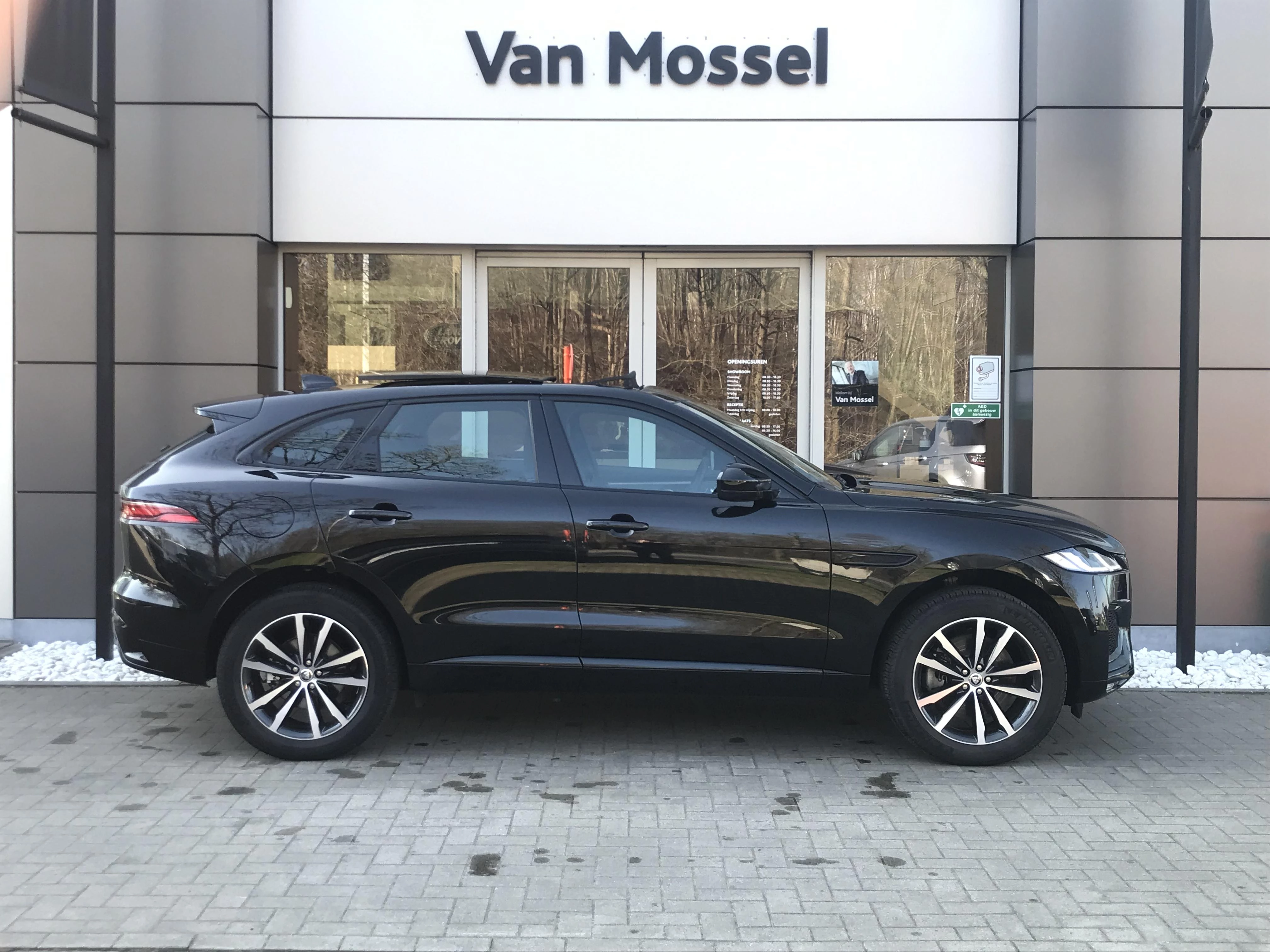 Jaguar-F-PACE-image-5