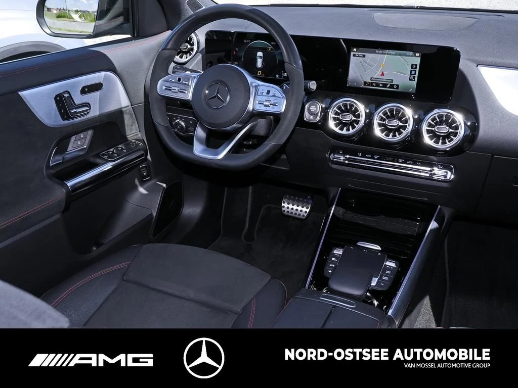 Mercedes-Benz GLA 200 d AMG KAMERA TEMPO BURMESTER AHK MBUX AMG Line