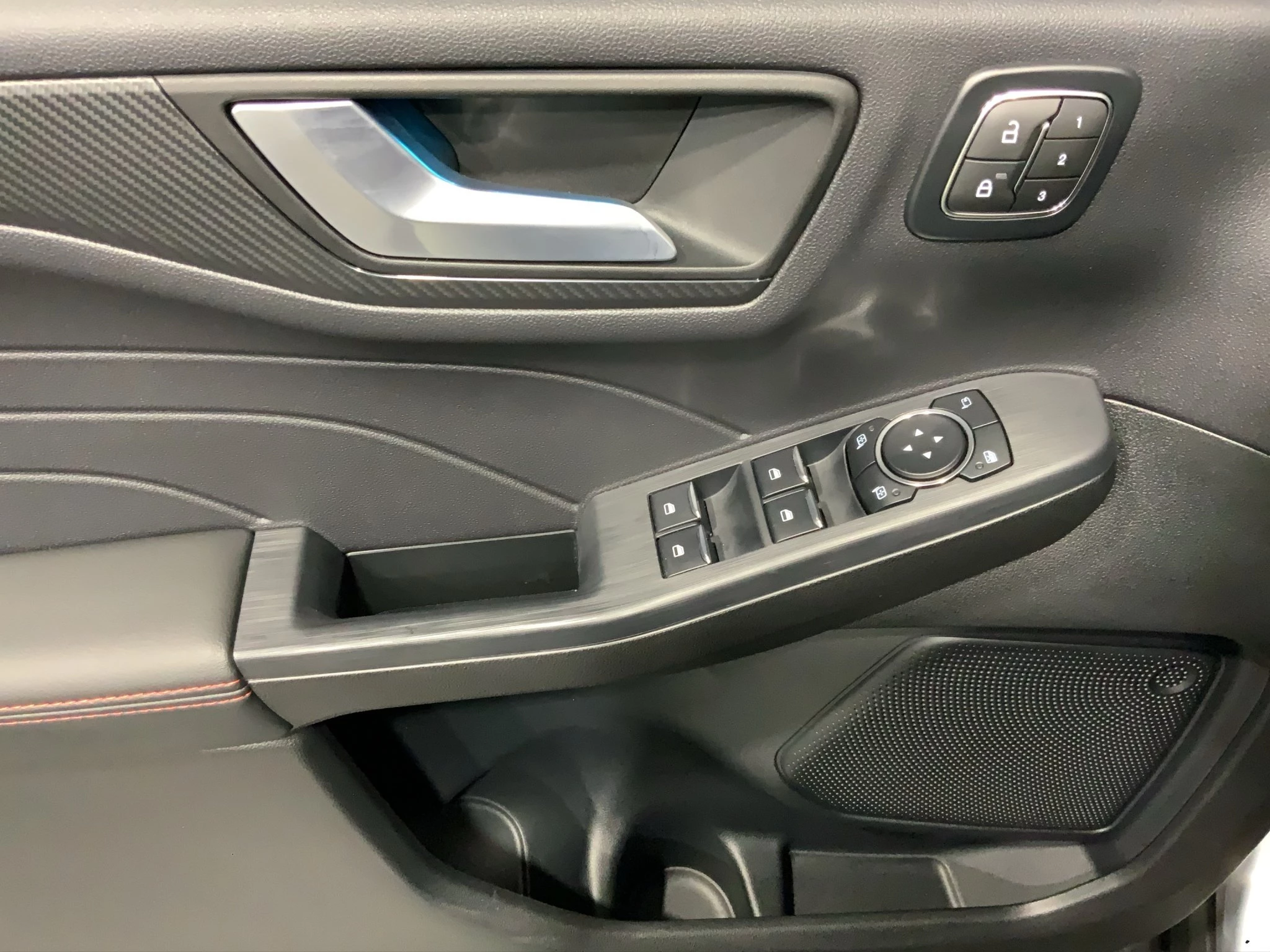 Ford Kuga ST-Line X Aut.*360GRAD*LED-MATRIX*NAVI*GRA*WINTER-PKT.