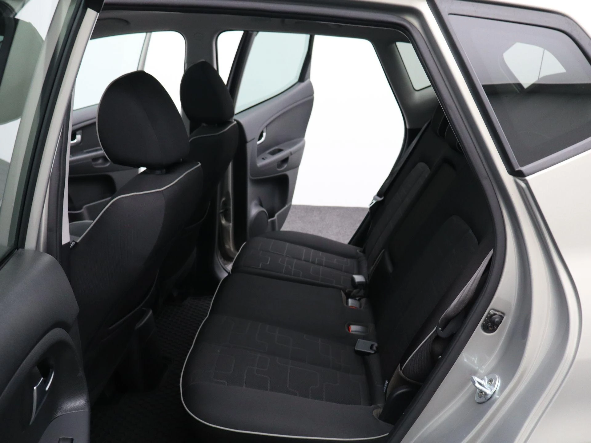 Kia-Venga-image-33