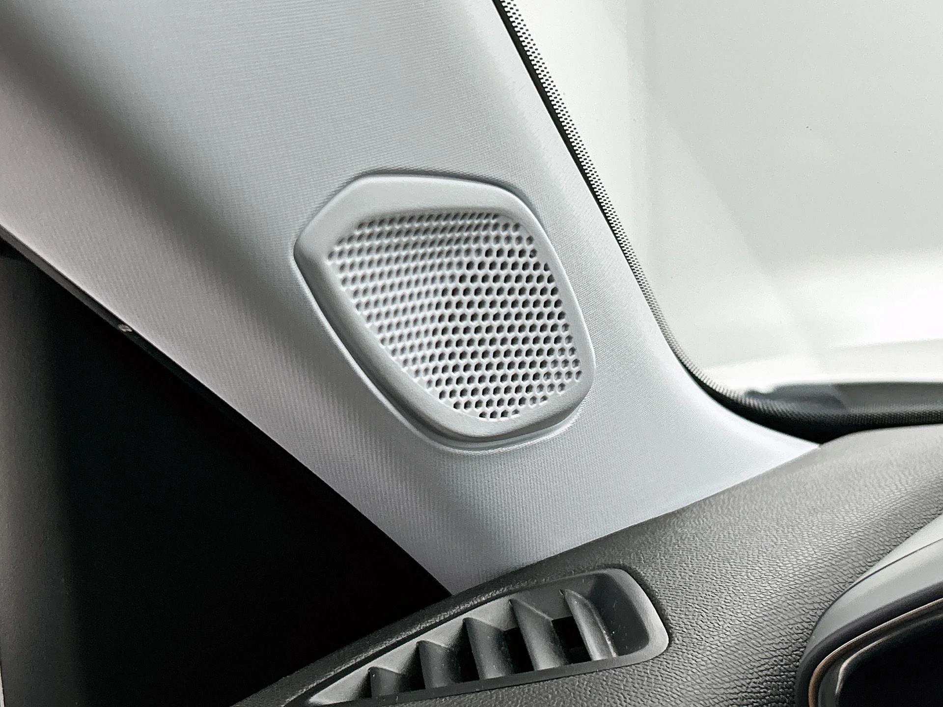Peugeot-2008-image-12