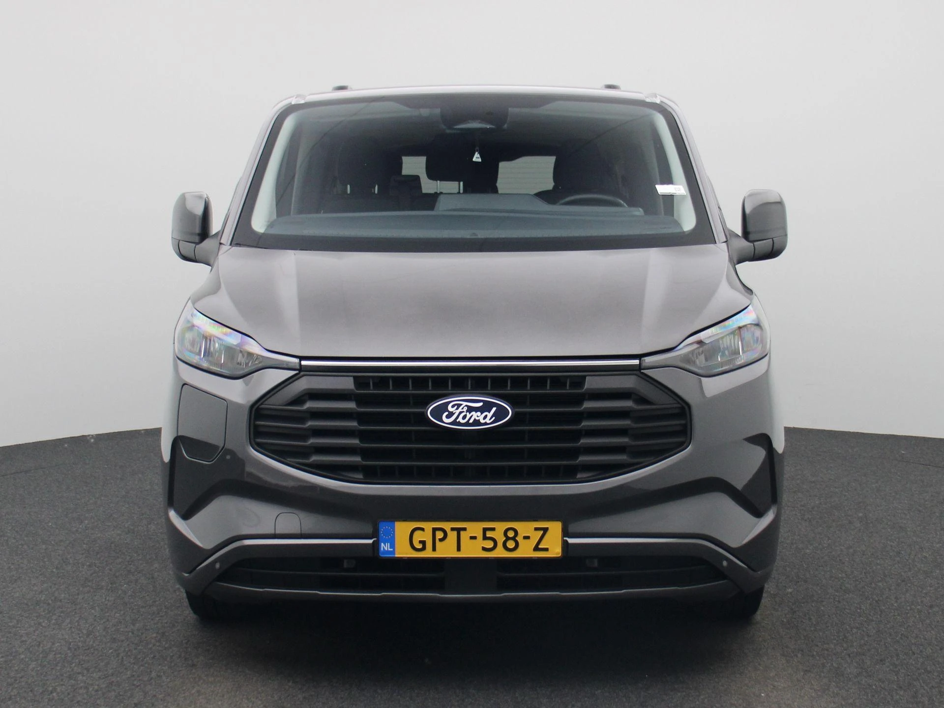 Ford-Transit Custom-image-2