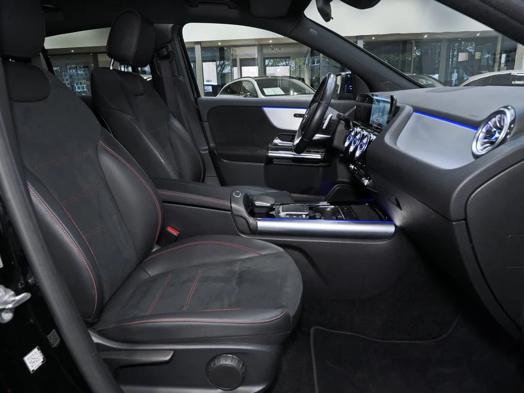 Mercedes-Benz-GLA 200-image-12