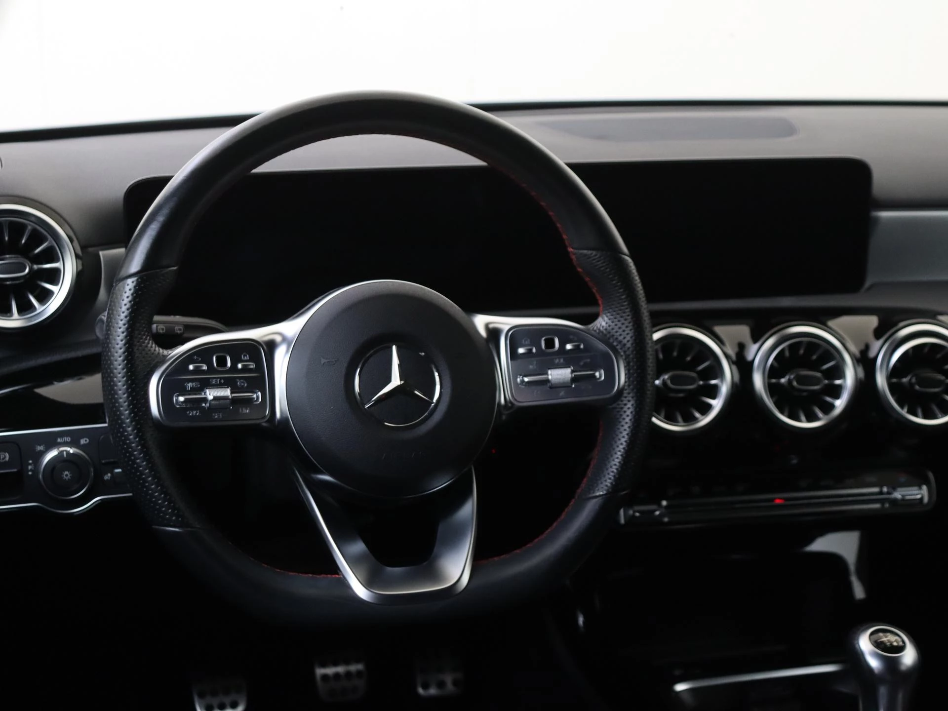 Mercedes-Benz-A-Klasse-image-12