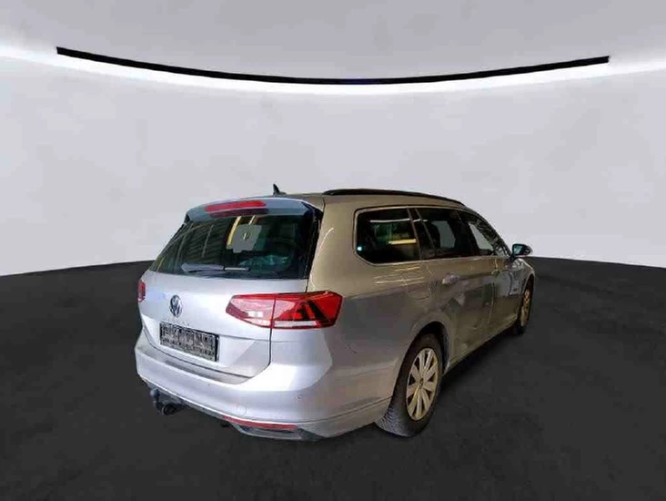 Volkswagen-Passat-image-3