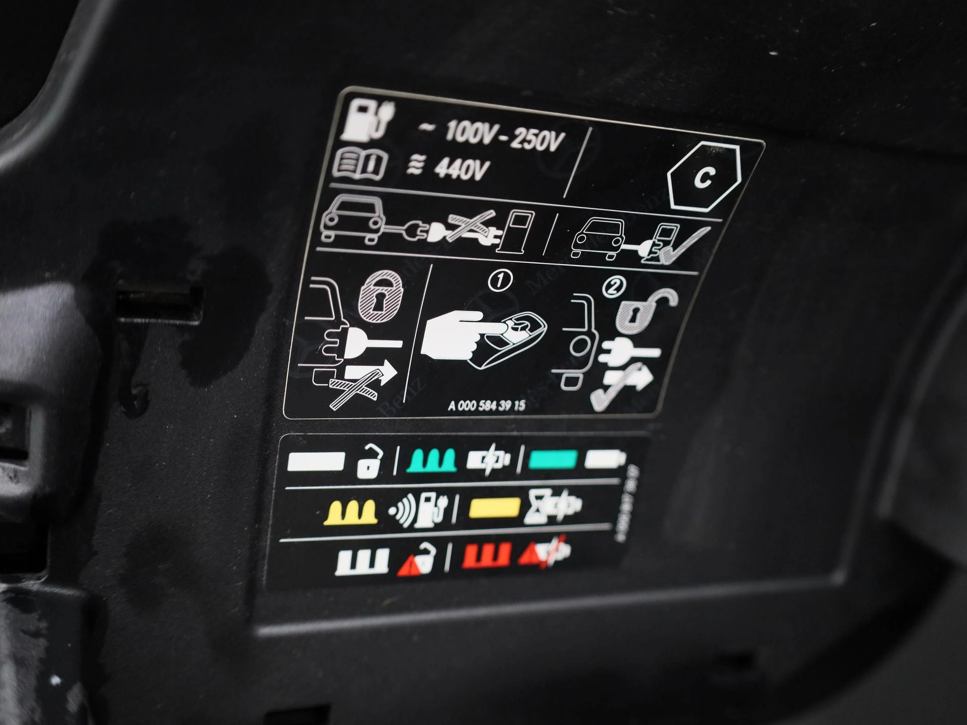 Mercedes-Benz-C-Klasse-image-51