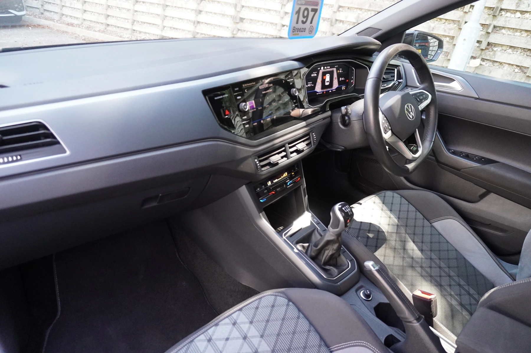 Volkswagen-Polo-image-1